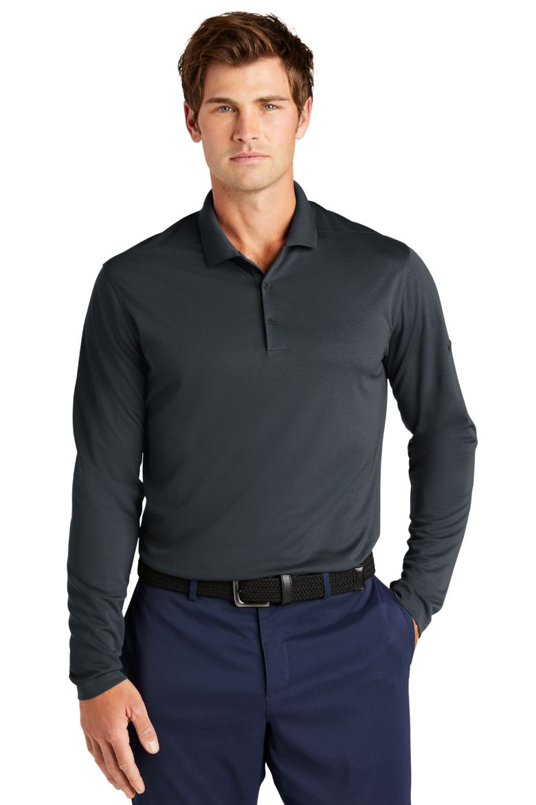 NKDC2104_anthracite_model_front.jpg