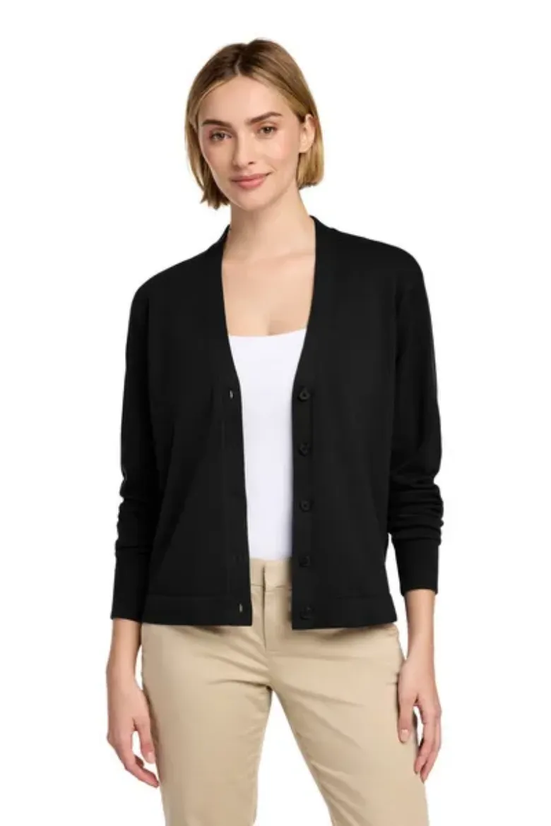 BB18405_deepblack_model_front.jpg